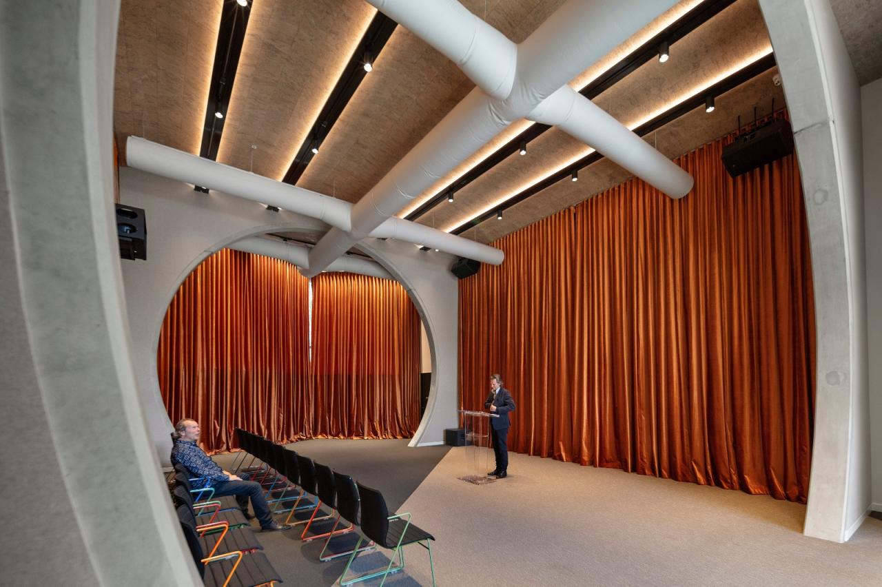 BIM建筑|‘半成品’建筑：圣基尔达，维多利亚傲娇中心 / BAU+Grant Amon