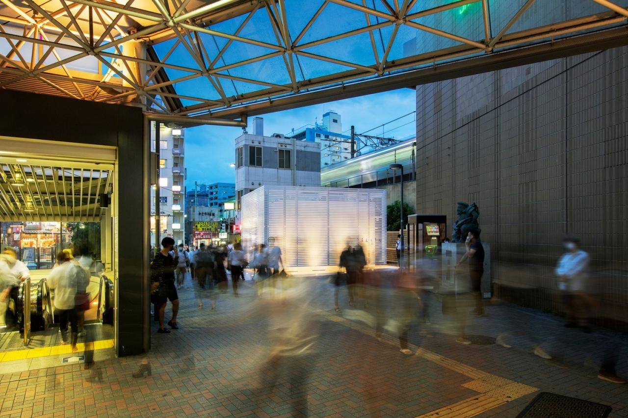 BIM建筑|半透明方块，东京‘纯白’公共卫生间 / SAMURAI