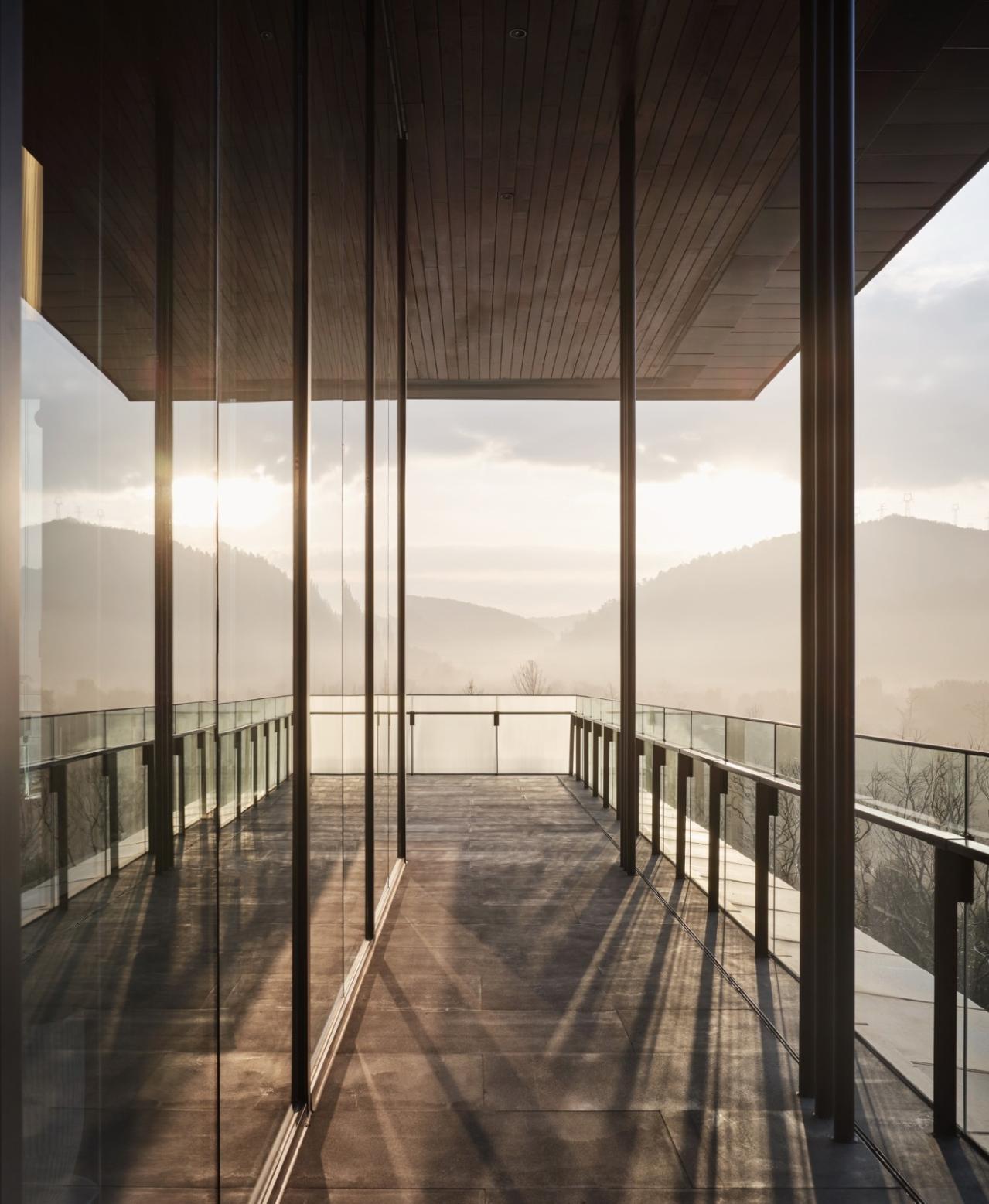 BIM建筑|生长的长屋：九溪云舒･昆明九溪湖国际生态区体验中心 / UA尤安设计