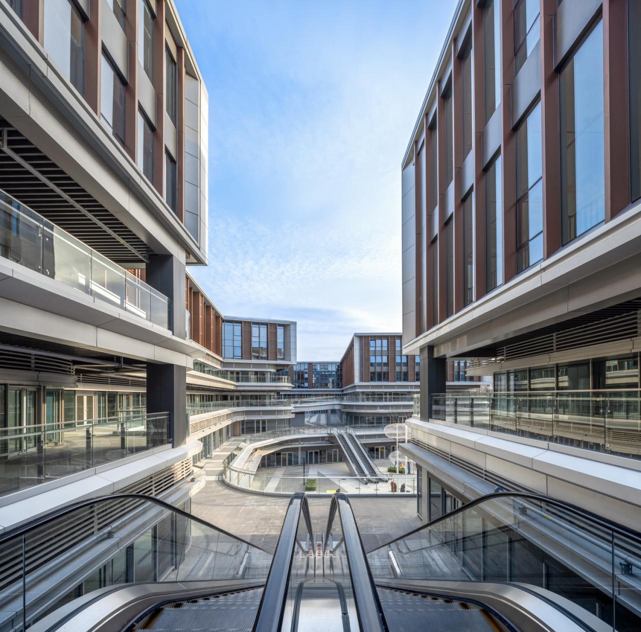 BIM建筑|南京龙湖紫金Mall-玩转“+－×÷”法，巧解梦想社区生活方程式 / 三益建筑