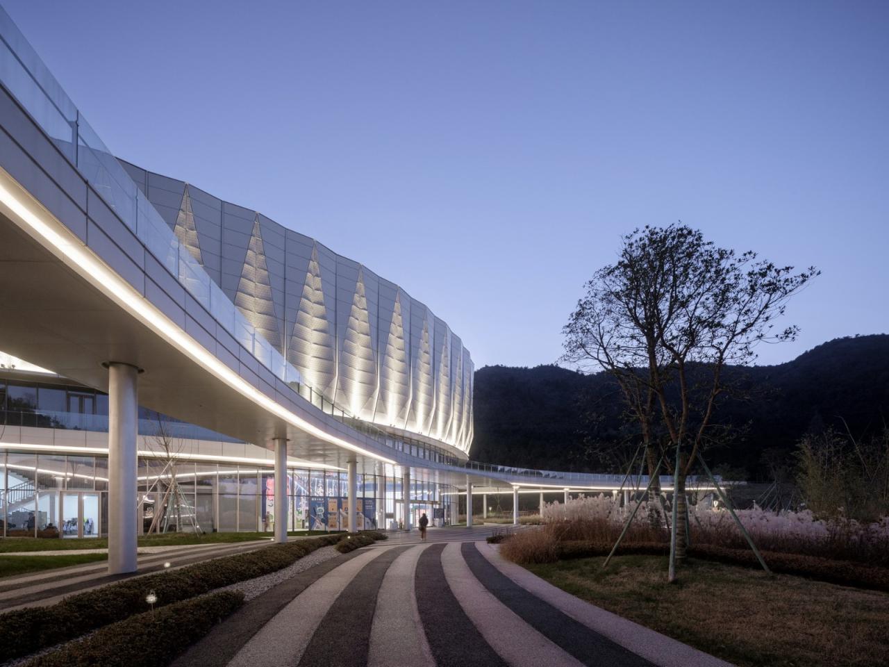 BIM建筑|空间激发运动活力：体育建筑合辑 / goa大象设计