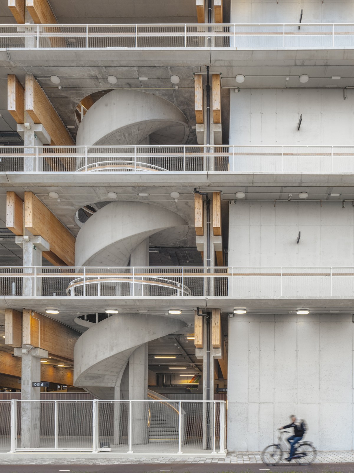 BIM建筑|Park+Ride新模式，私人交通+公交交通 / HUB