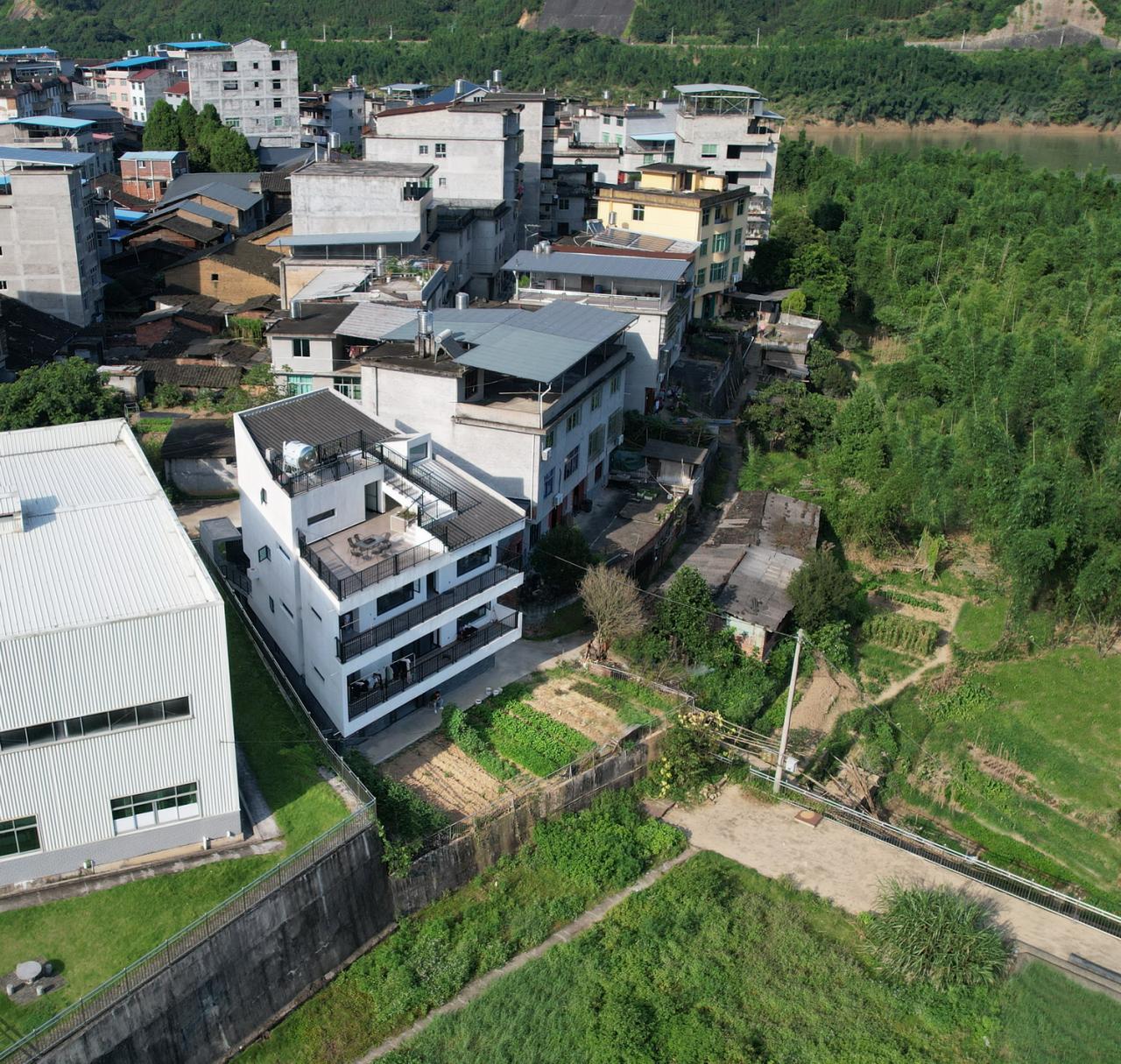 BIM建筑|对话山丘田野，滨河巷21号 / MV建筑工作室