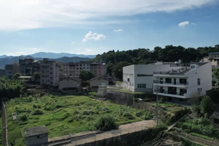 BIM建筑|对话山丘田野，滨河巷21号 / MV建筑工作室
