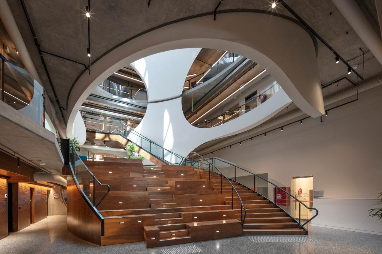 BIM建筑|‘半成品’建筑：圣基尔达，维多利亚傲娇中心 / BAU+Grant Amon