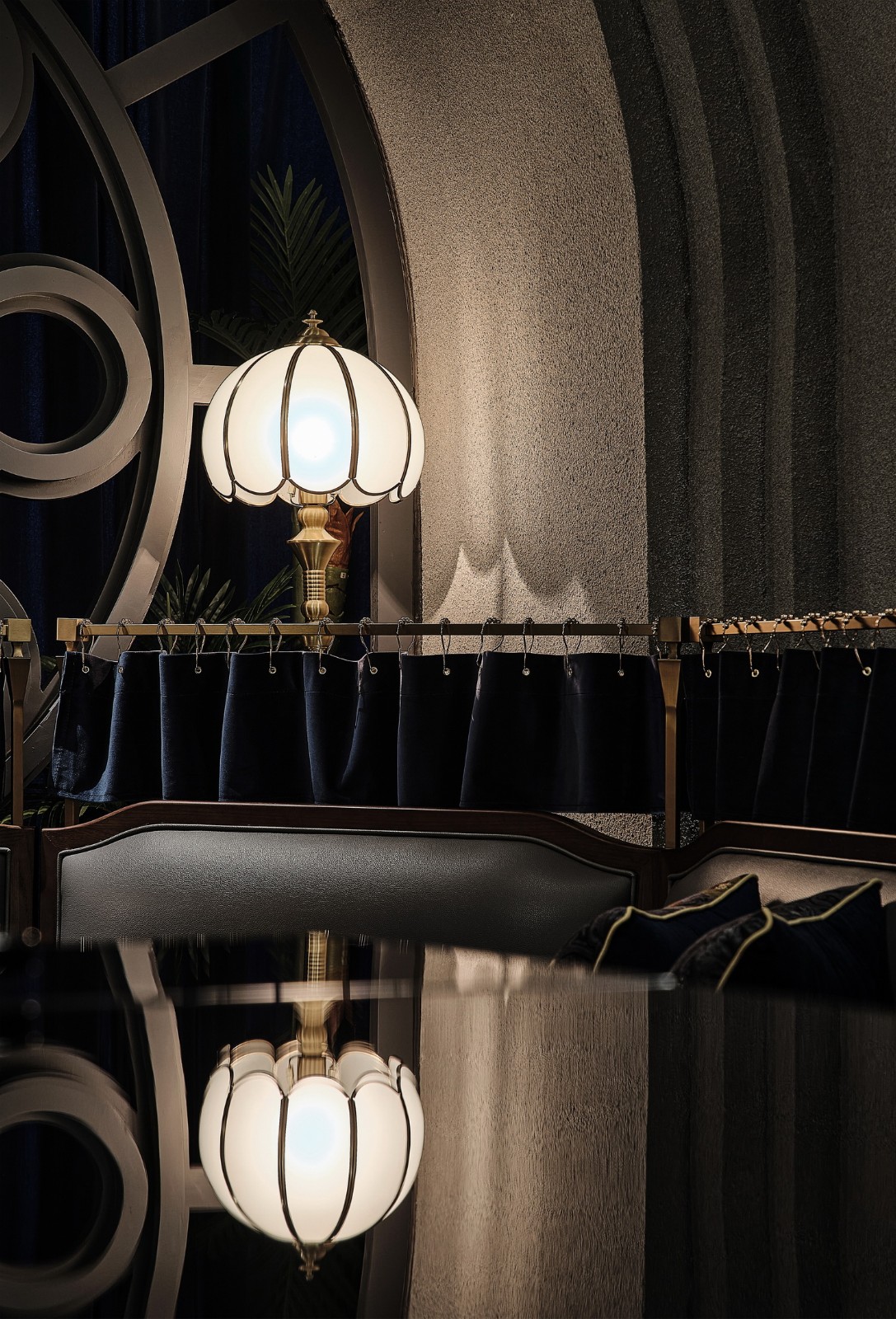 BIM建筑|酒吧：古典峰端的欢乐时光 / TRIOSTUDIO三厘社