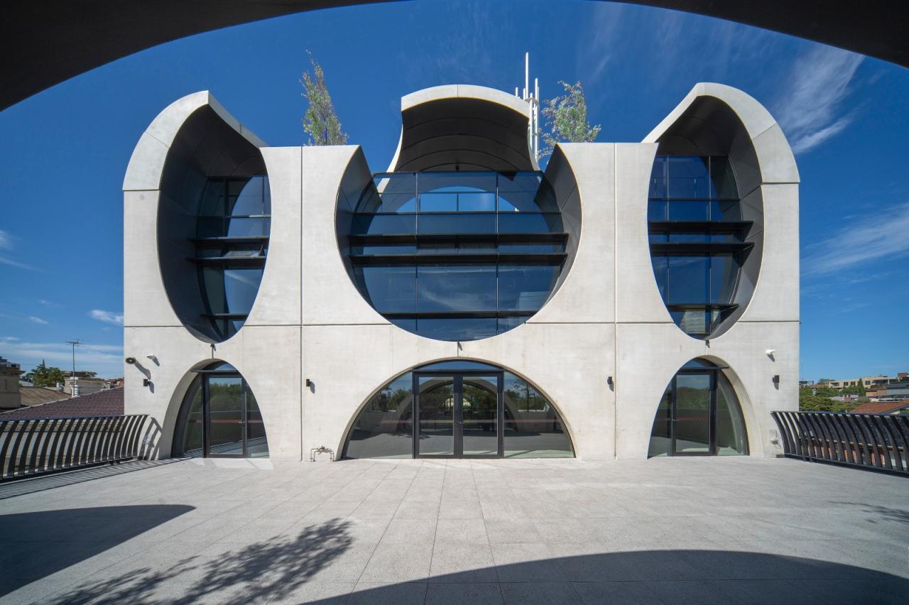 BIM建筑|‘半成品’建筑：圣基尔达，维多利亚傲娇中心 / BAU+Grant Amon