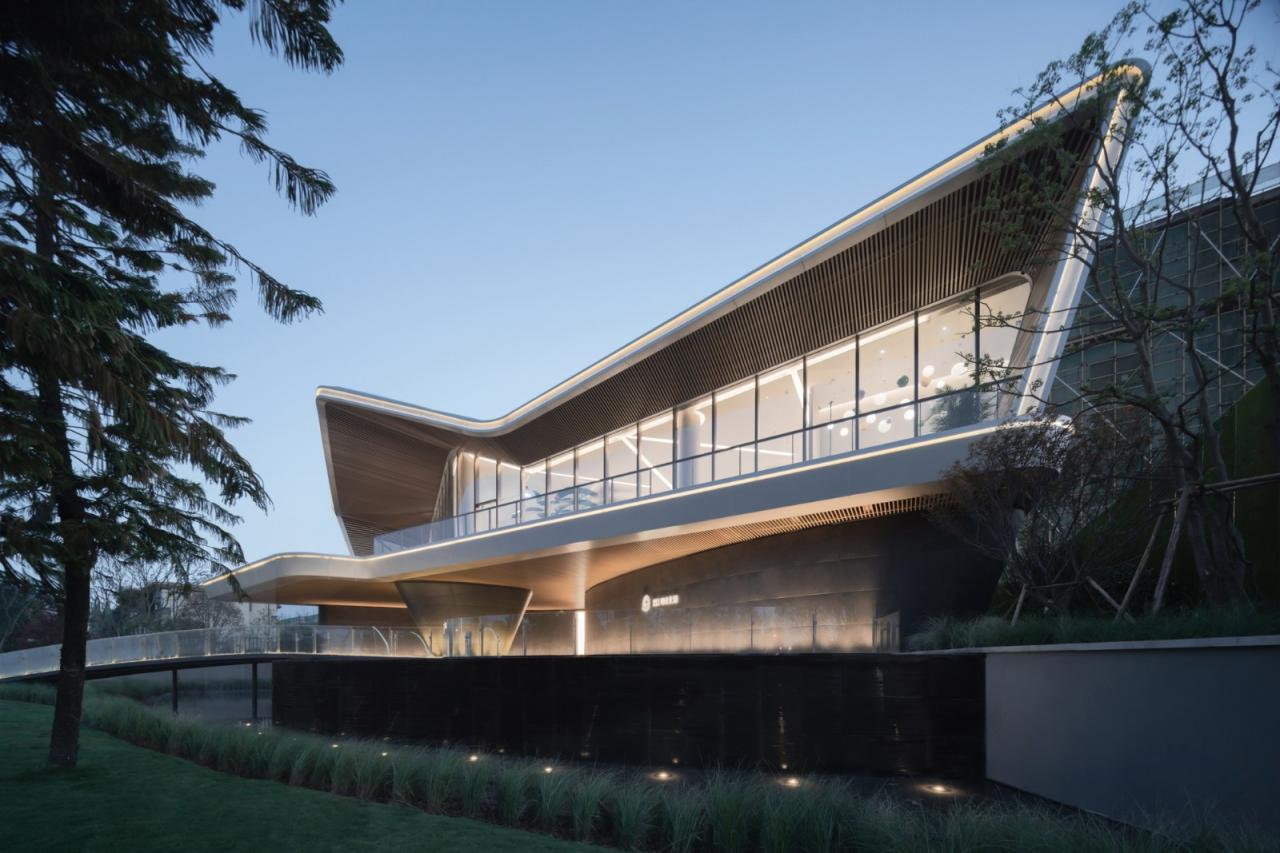 BIM建筑|漂浮艺居 舟泊烟渚：成都首开金地 • 鹭鸣北湖 / 成执设计