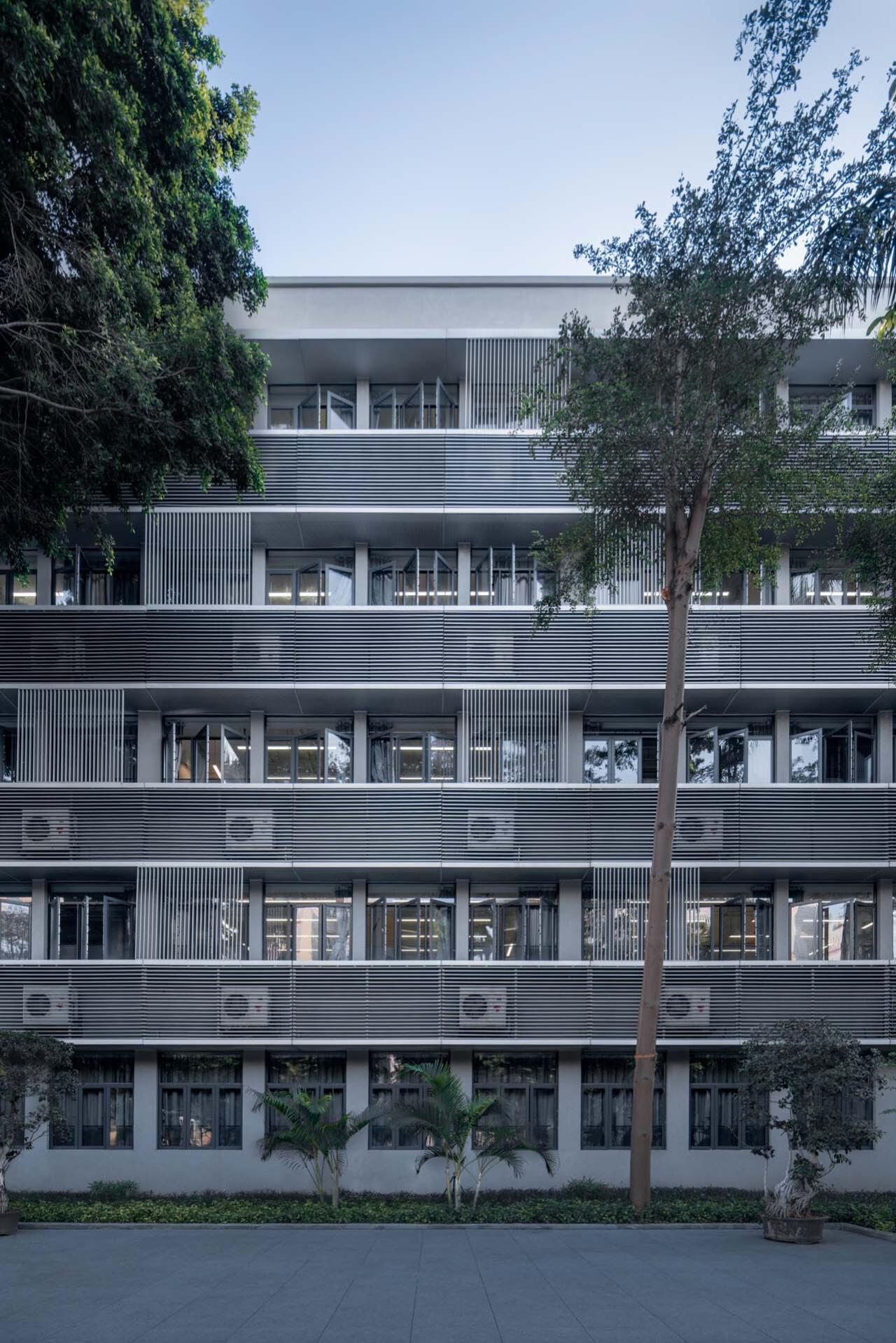 BIM建筑|链接与重塑：深圳南山麒麟中学改扩建工程 / 元本体工作室