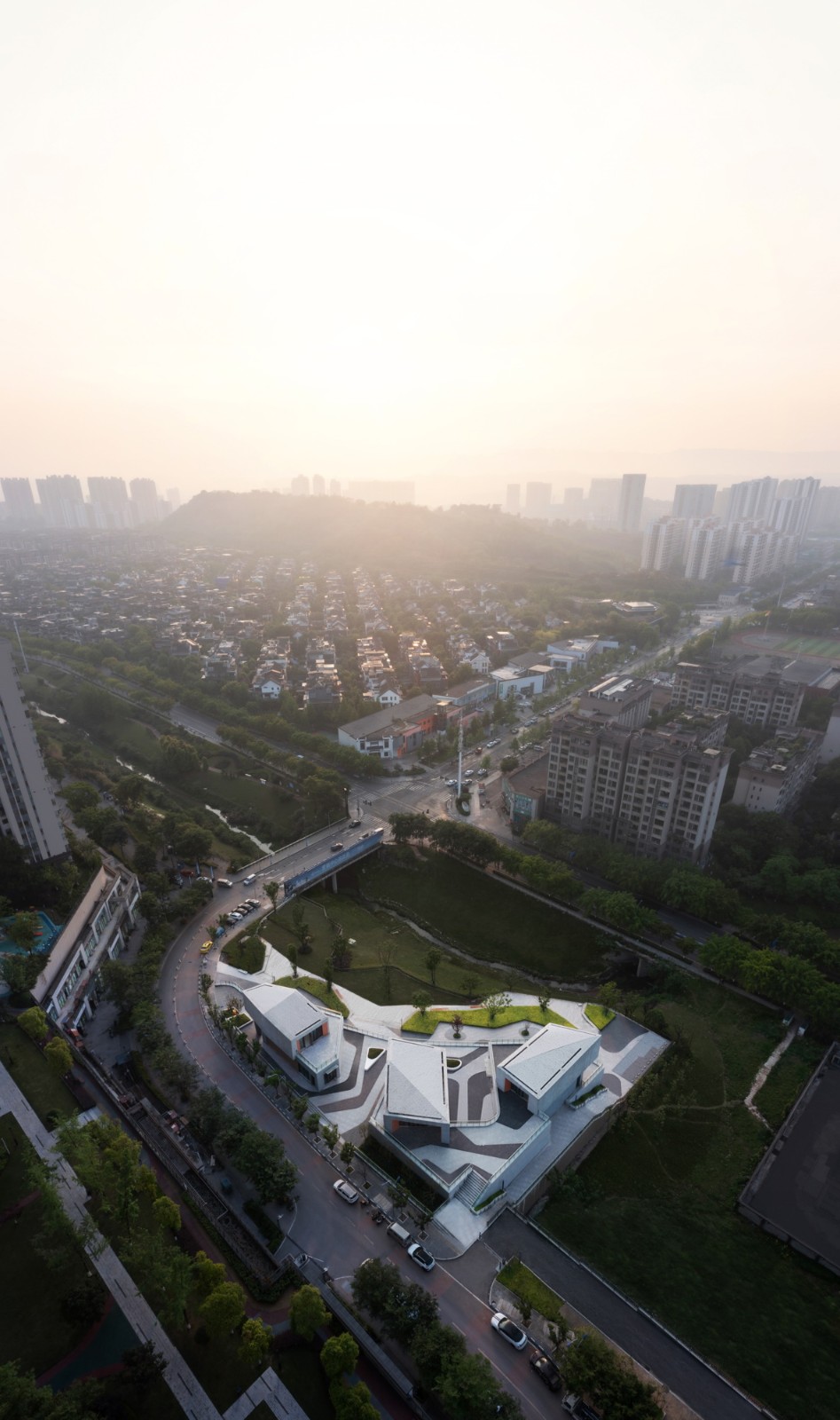 BIM建筑|重庆南岸区茶园中交漫山滨河商业，重庆 / 源道建筑