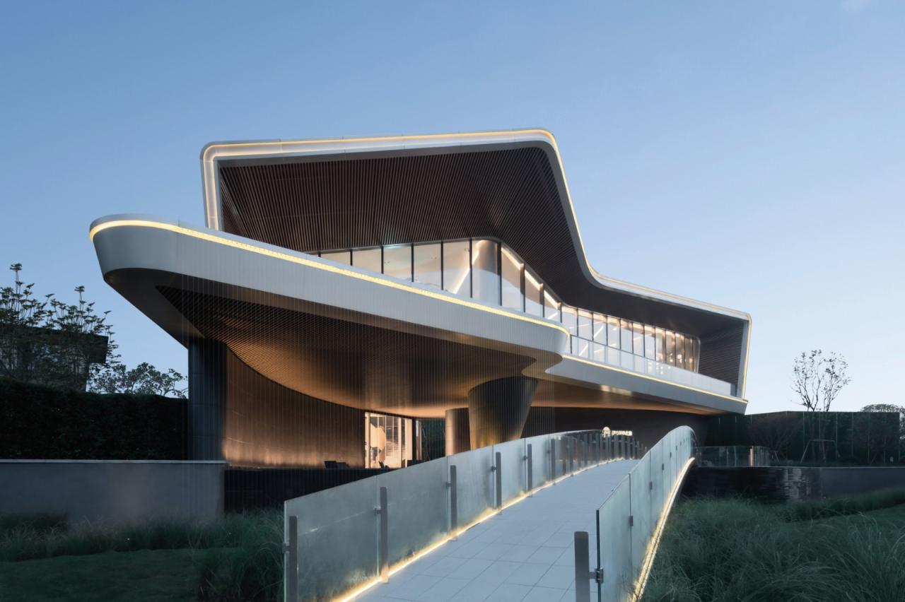 BIM建筑|漂浮艺居 舟泊烟渚：成都首开金地 • 鹭鸣北湖 / 成执设计