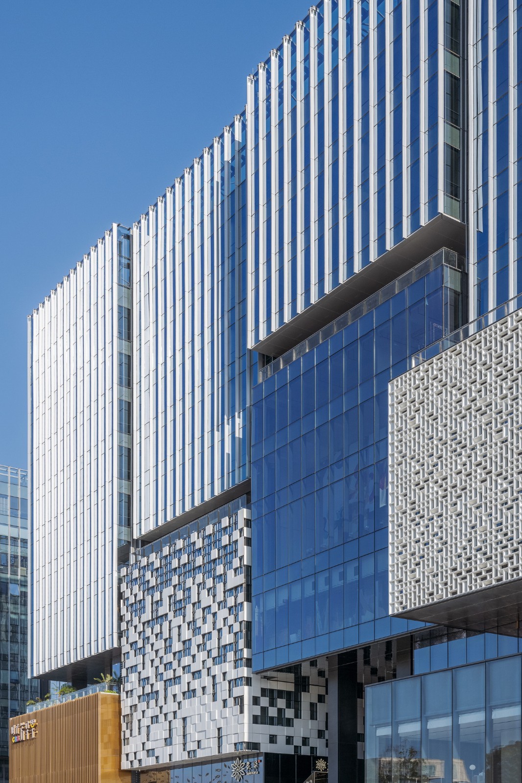 BIM建筑|一键焕新的城市插件-广州时代·芳华里二期续建更新 / EID Arch姜平工作室