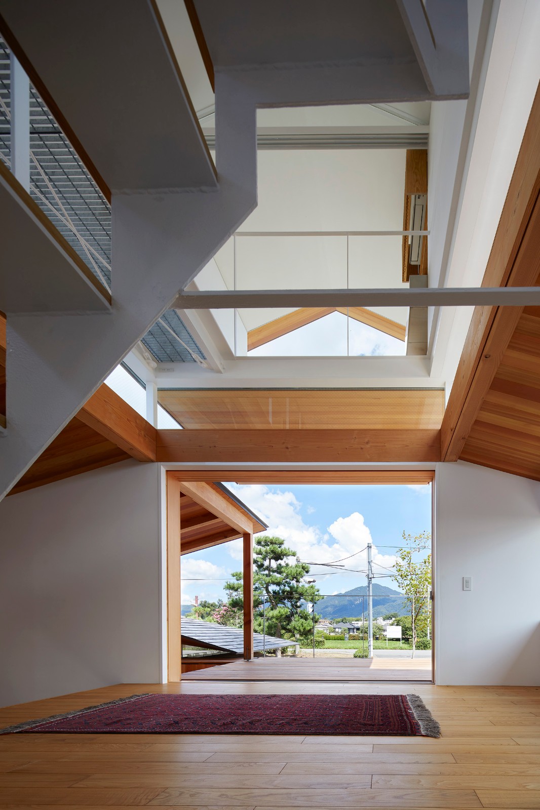 BIM建筑|屋顶相叠的下鸭之家 / 畑友洋建筑设计事务所