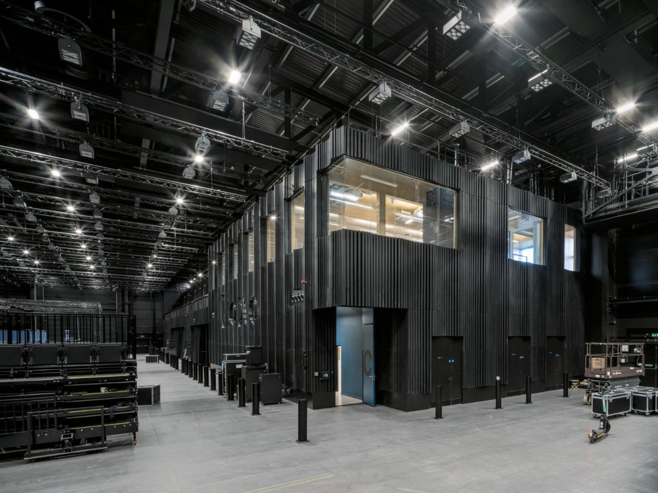 BIM建筑|UCL 特殊研究实验室 / Penoyre & Prasad