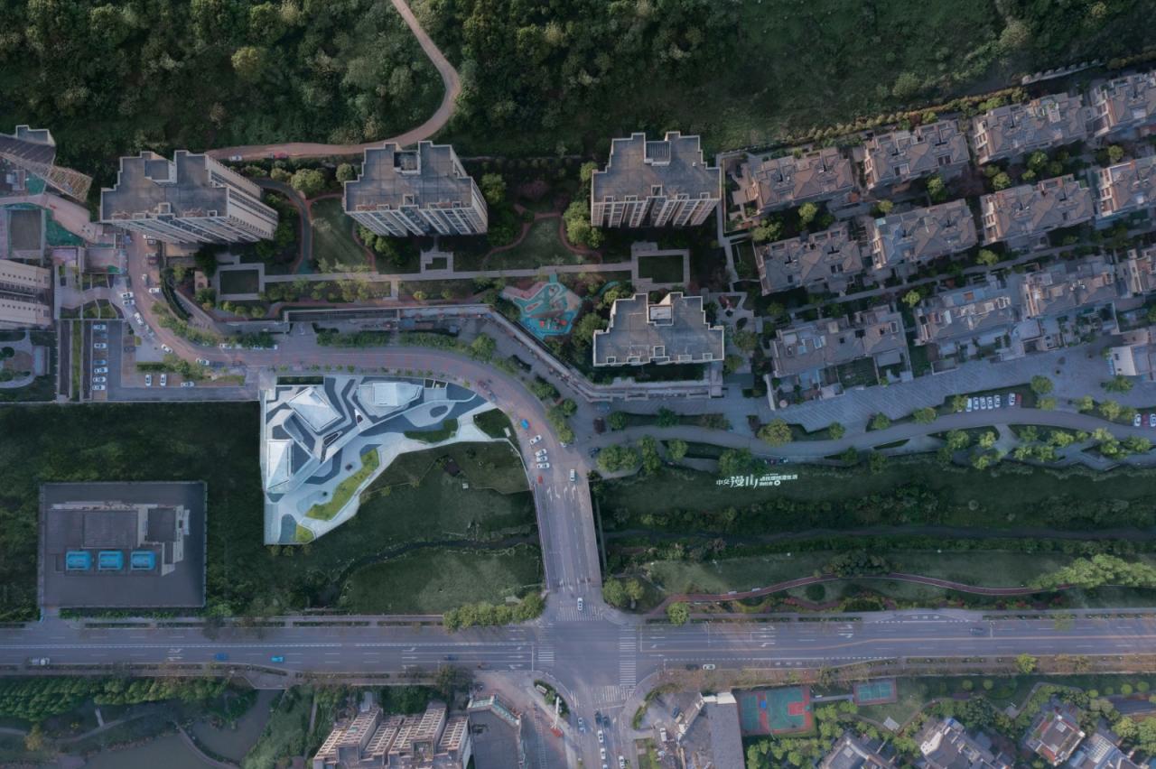 BIM建筑|重庆南岸区茶园中交漫山滨河商业，重庆 / 源道建筑