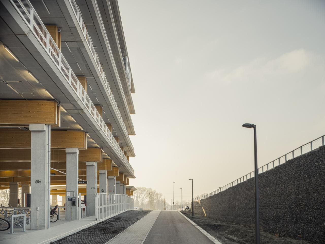 BIM建筑|Park+Ride新模式，私人交通+公交交通 / HUB