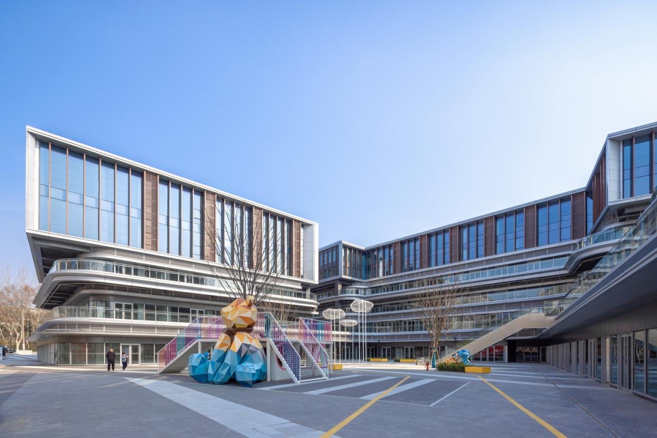 BIM建筑|南京龙湖紫金Mall-玩转“+－×÷”法，巧解梦想社区生活方程式 / 三益建筑