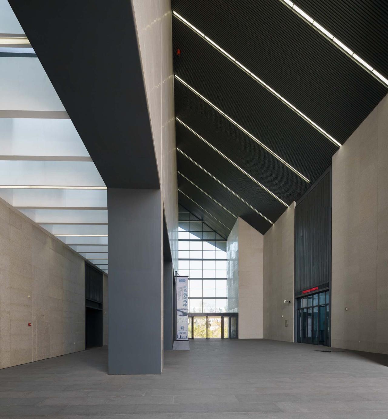 BIM建筑|江西建设职业技术学院图文信息综合楼 / 华南理工大学建筑设计研究院有限公司 陶郅工作室