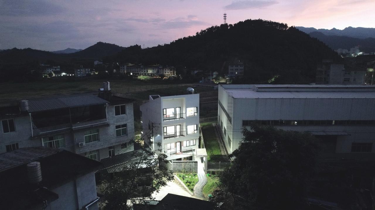 BIM建筑|对话山丘田野，滨河巷21号 / MV建筑工作室