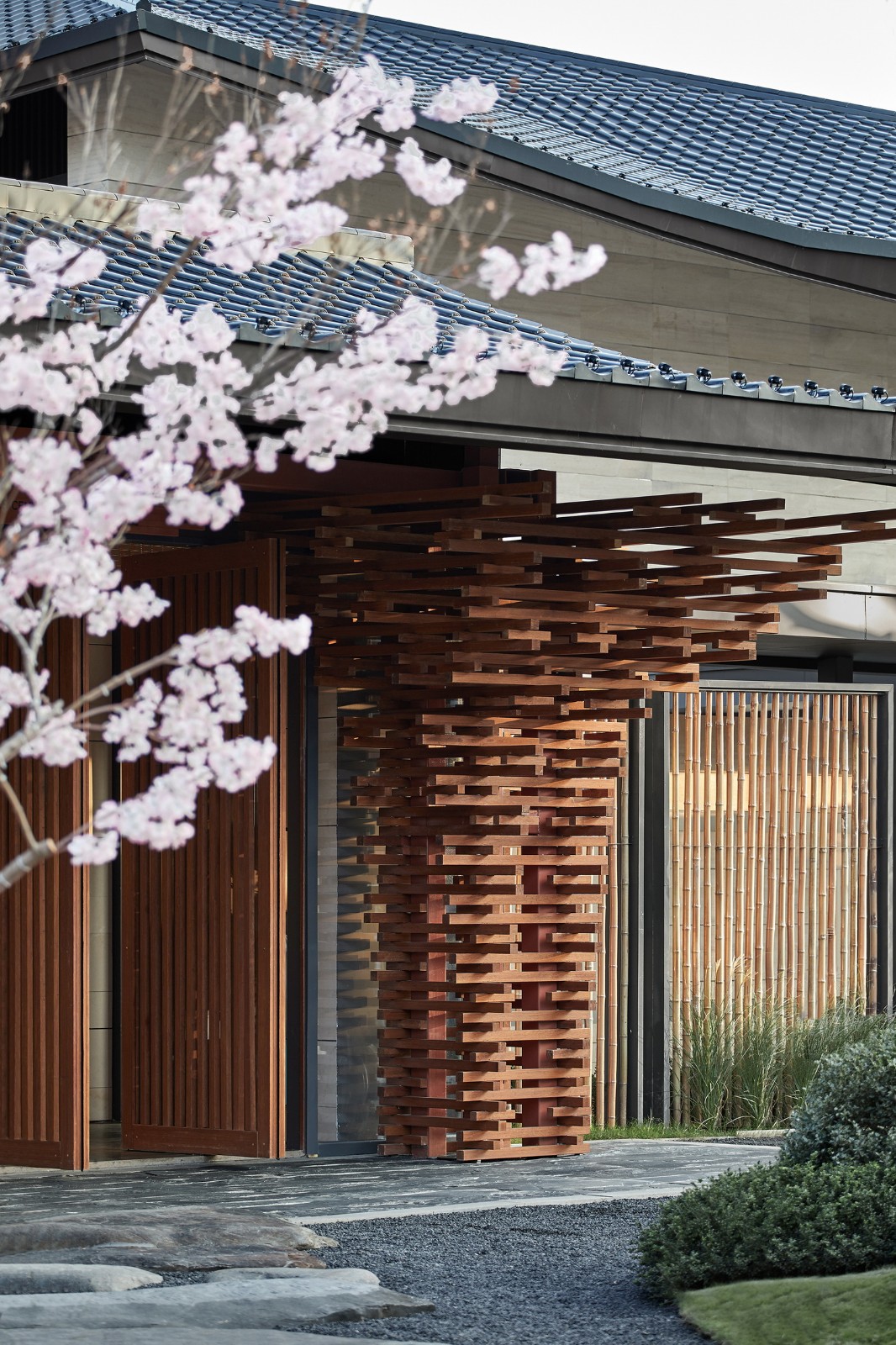 BIM建筑|生活化的轻禅设计: 靖安绿地明镜湾文旅小镇 / UA尤安设计