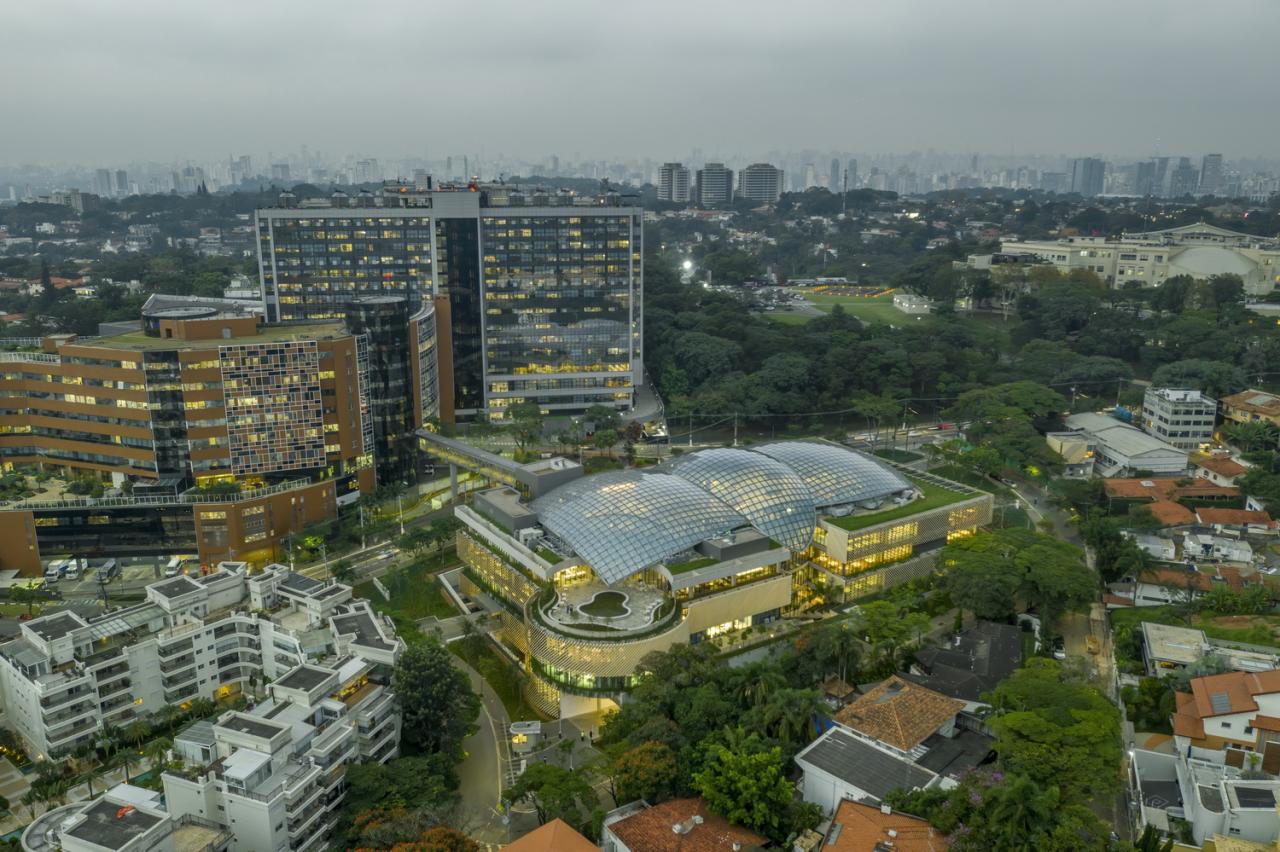 BIM建筑|阿尔伯特·爱因斯坦医学教育研究中心 / 萨夫迪建筑事务所