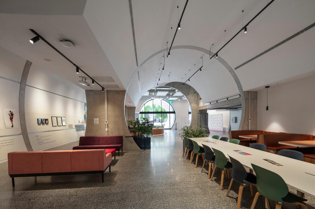 BIM建筑|‘半成品’建筑：圣基尔达，维多利亚傲娇中心 / BAU+Grant Amon