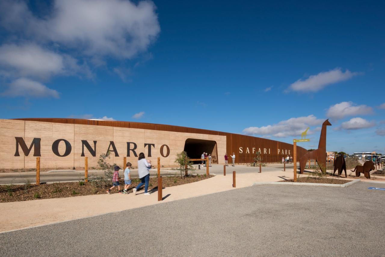 BIM建筑|莫纳托动物园访客中心 / INTRO