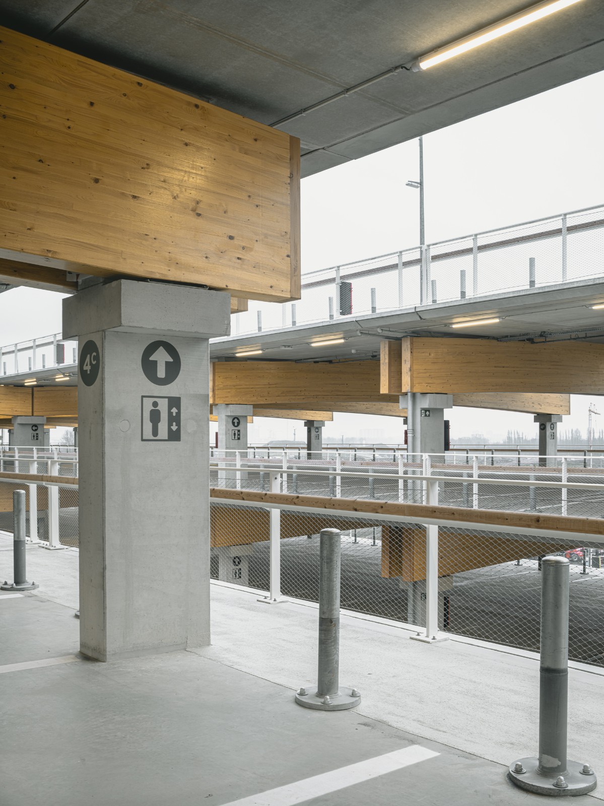 BIM建筑|Park+Ride新模式，私人交通+公交交通 / HUB