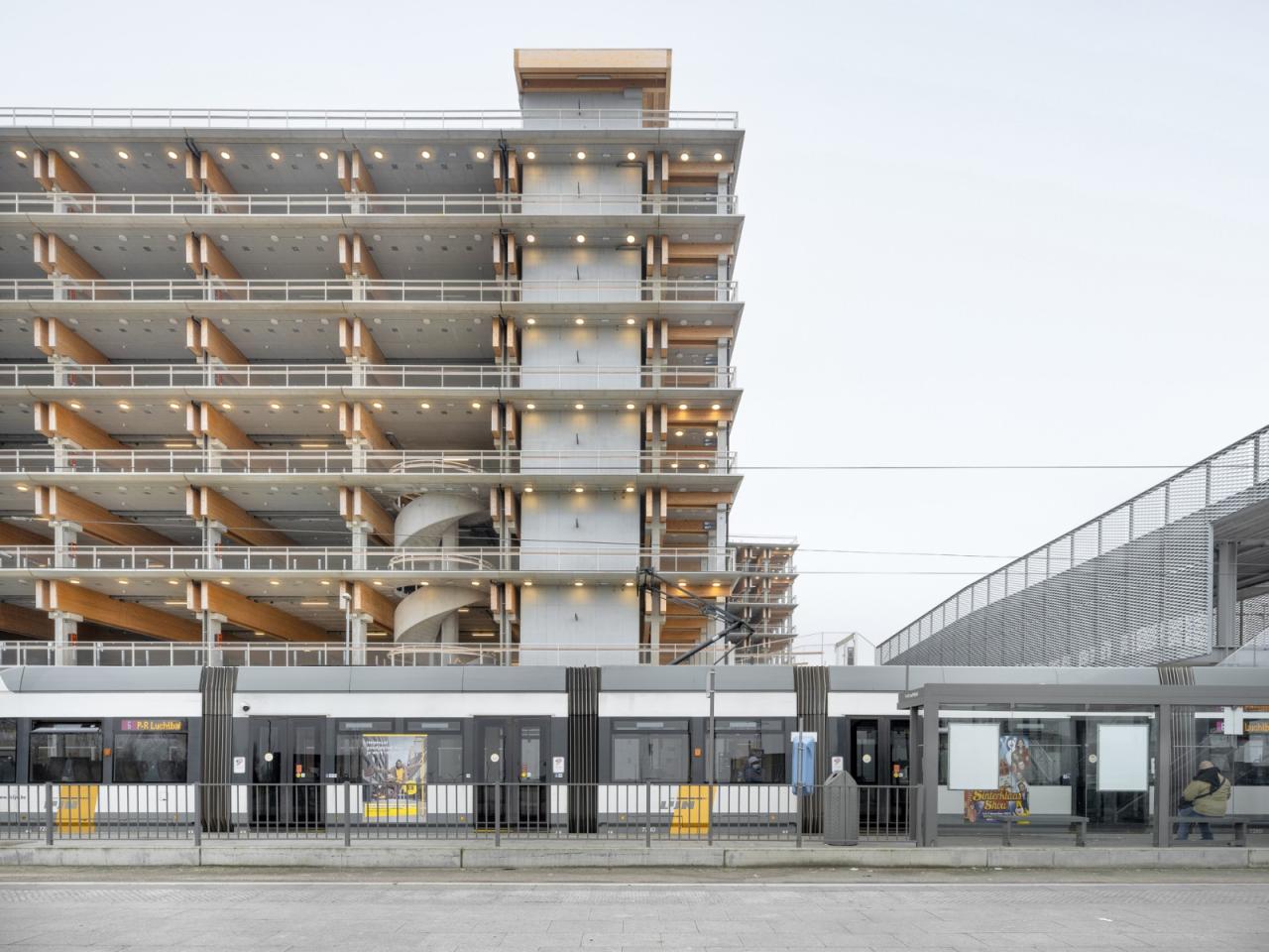 BIM建筑|Park+Ride新模式，私人交通+公交交通 / HUB