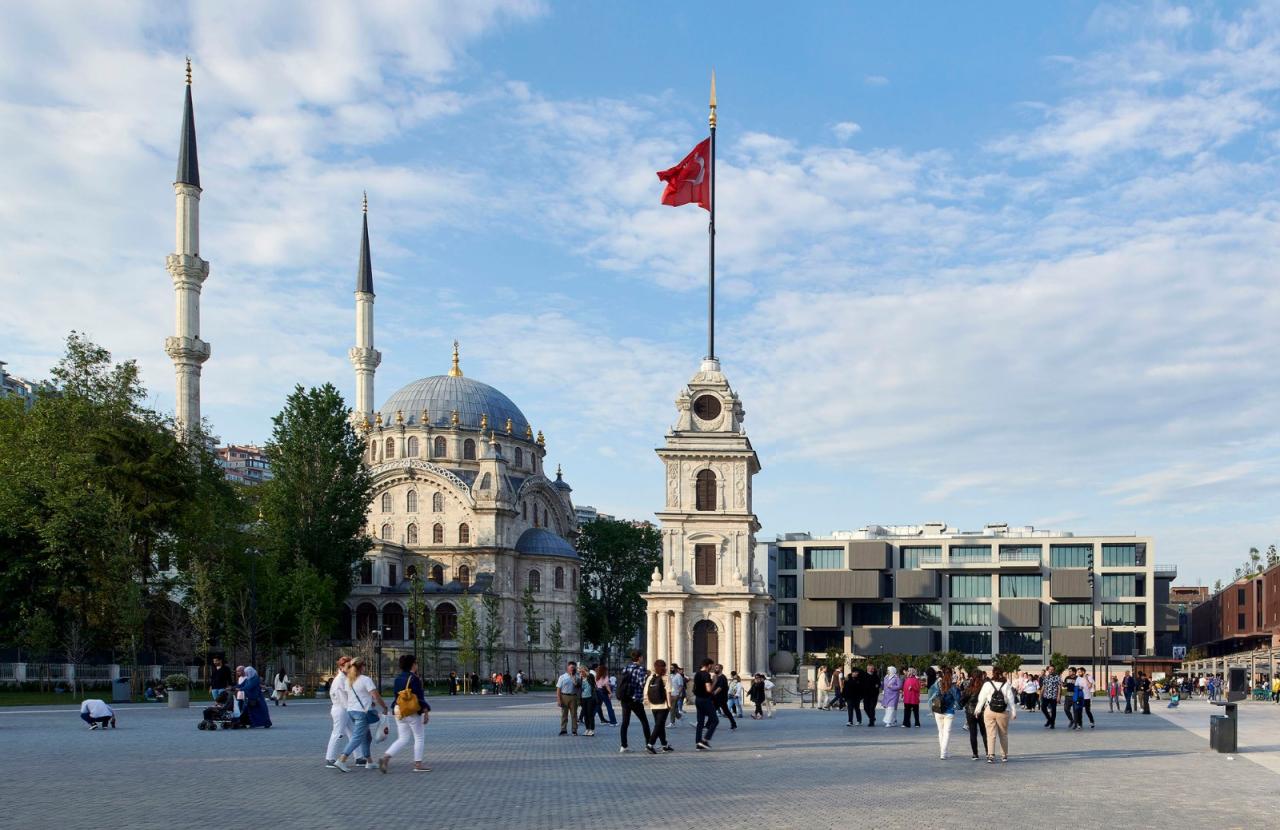 BIM建筑|冲出混凝土框架的盒子，伊斯坦布尔绘画与雕塑美术馆 / EAA - Emre Arolat Architecture