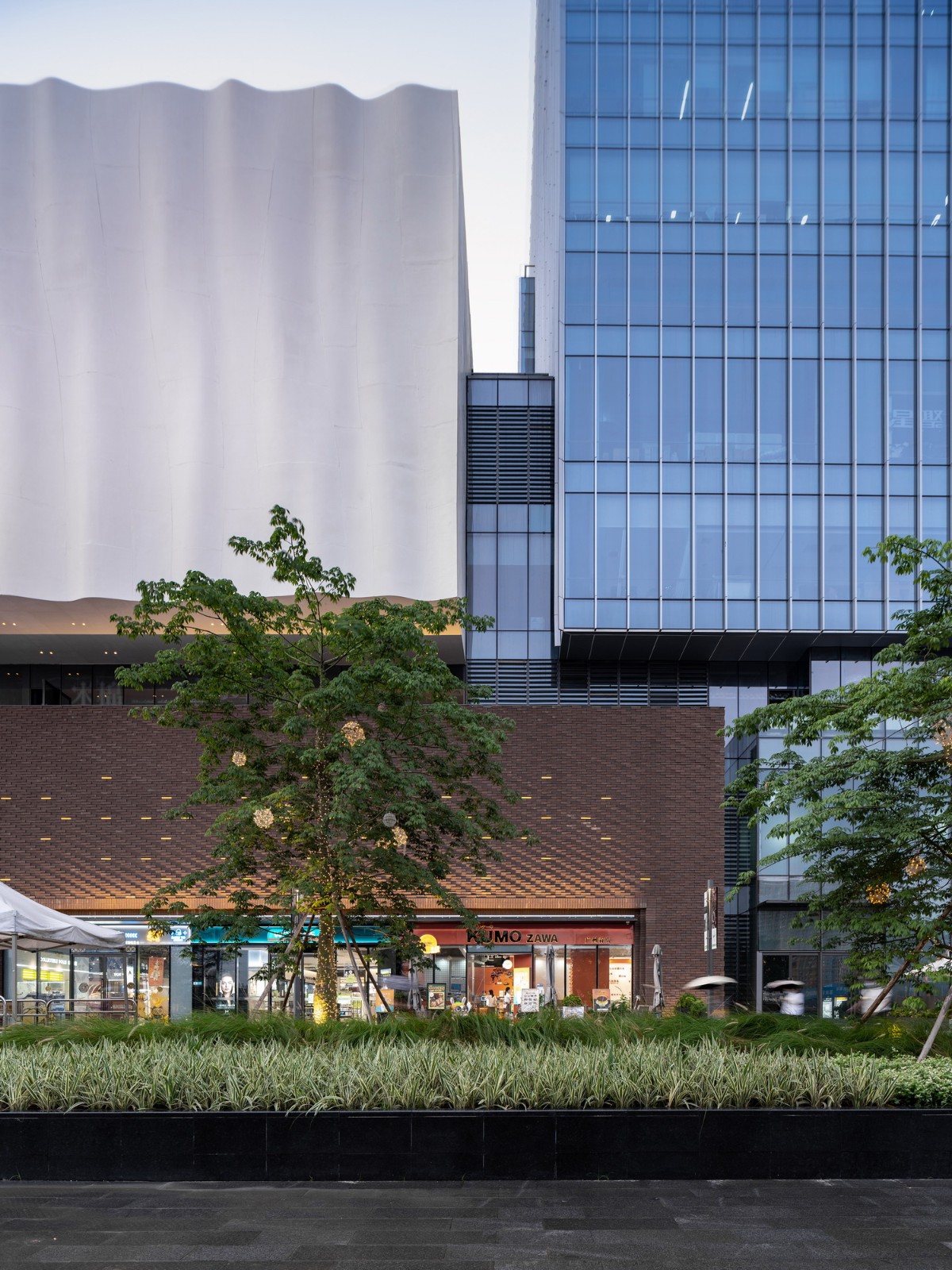 BIM建筑|一键焕新的城市插件-广州时代·芳华里二期续建更新 / EID Arch姜平工作室