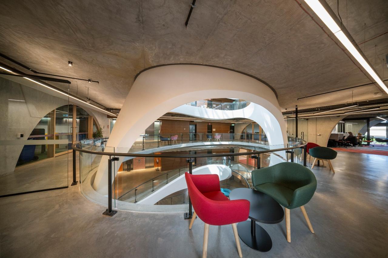 BIM建筑|‘半成品’建筑：圣基尔达，维多利亚傲娇中心 / BAU+Grant Amon