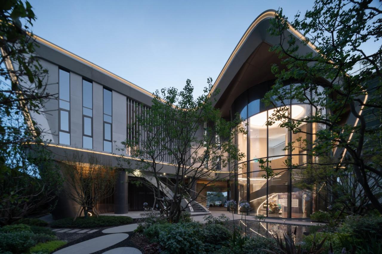 BIM建筑|漂浮艺居 舟泊烟渚：成都首开金地 • 鹭鸣北湖 / 成执设计