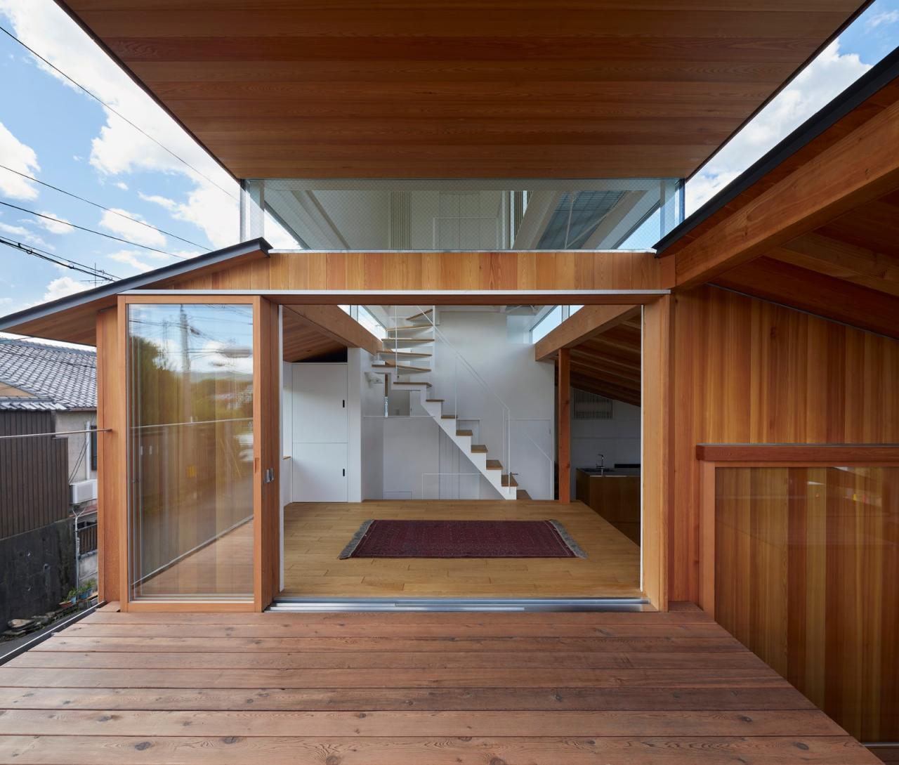 BIM建筑|屋顶相叠的下鸭之家 / 畑友洋建筑设计事务所