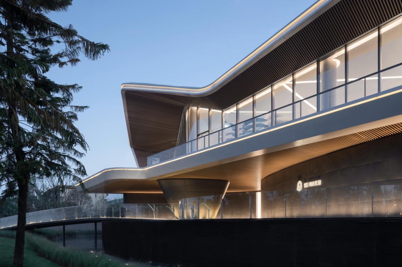 BIM建筑|漂浮艺居 舟泊烟渚：成都首开金地 • 鹭鸣北湖 / 成执设计