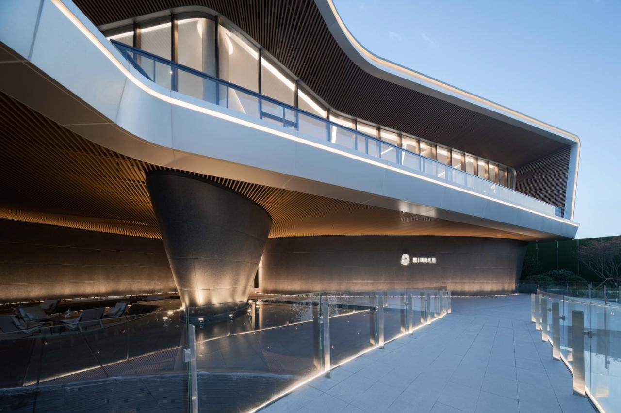 BIM建筑|漂浮艺居 舟泊烟渚：成都首开金地 • 鹭鸣北湖 / 成执设计