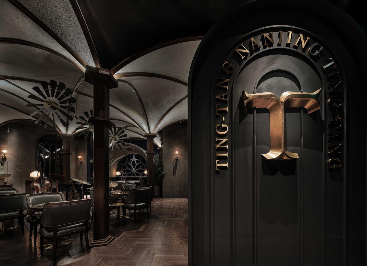 BIM建筑|酒吧：古典峰端的欢乐时光 / TRIOSTUDIO三厘社