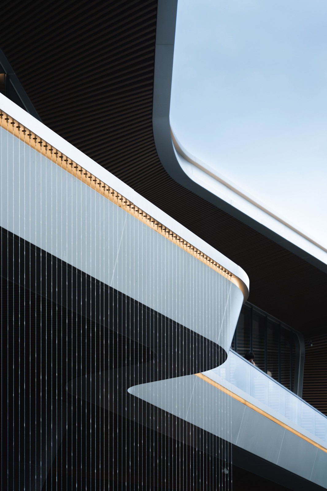 BIM建筑|漂浮艺居 舟泊烟渚：成都首开金地 • 鹭鸣北湖 / 成执设计