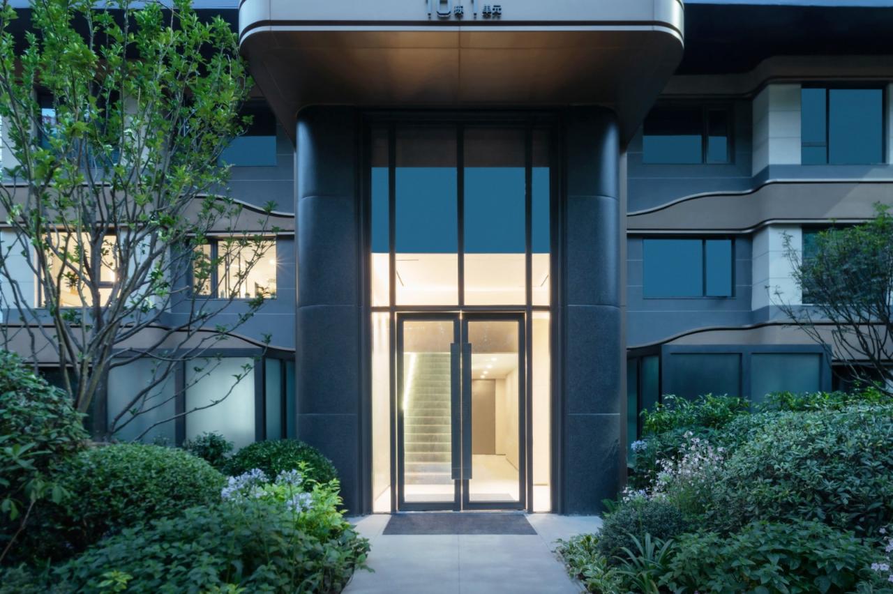 BIM建筑|漂浮艺居 舟泊烟渚：成都首开金地 • 鹭鸣北湖 / 成执设计