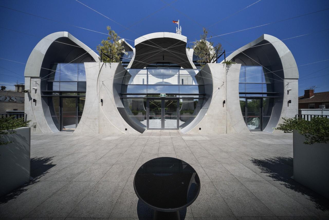 BIM建筑|‘半成品’建筑：圣基尔达，维多利亚傲娇中心 / BAU+Grant Amon