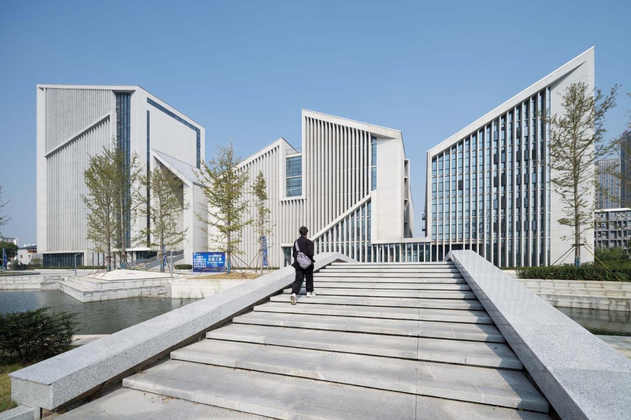 BIM建筑|江西建设职业技术学院图文信息综合楼 / 华南理工大学建筑设计研究院有限公司 陶郅工作室