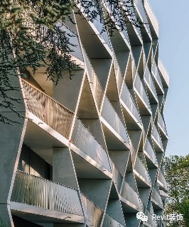 BIM技巧|Revit斜栏杆怎么做？Revit中用自适应族创建斜面栏杆的方法