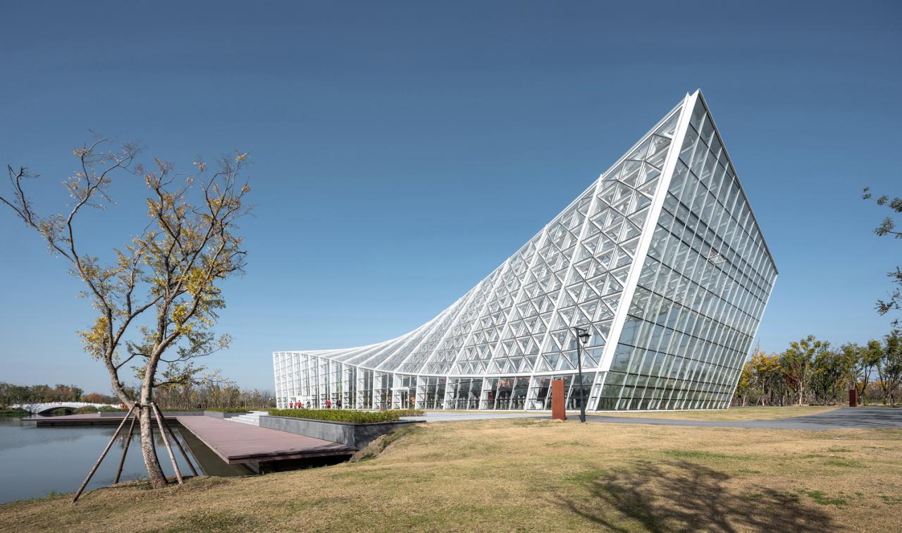 BIM建筑|优雅的变奏·南通植物园温室 / 简和工作室