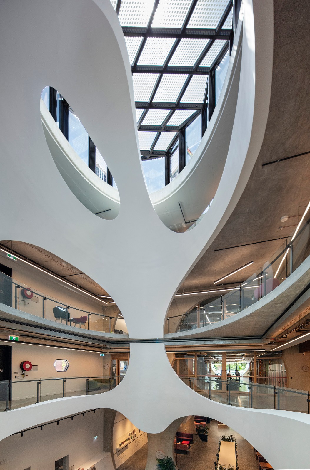 BIM建筑|‘半成品’建筑：圣基尔达，维多利亚傲娇中心 / BAU+Grant Amon