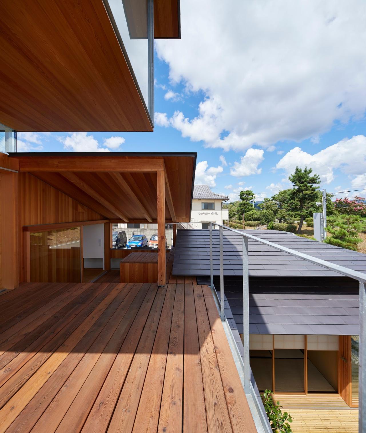 BIM建筑|屋顶相叠的下鸭之家 / 畑友洋建筑设计事务所