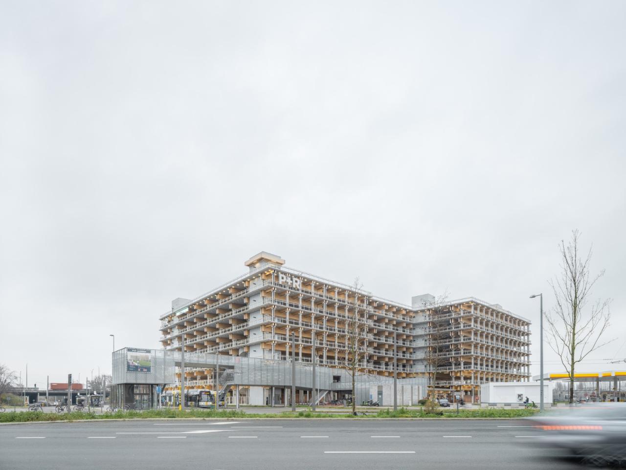 BIM建筑|Park+Ride新模式，私人交通+公交交通 / HUB