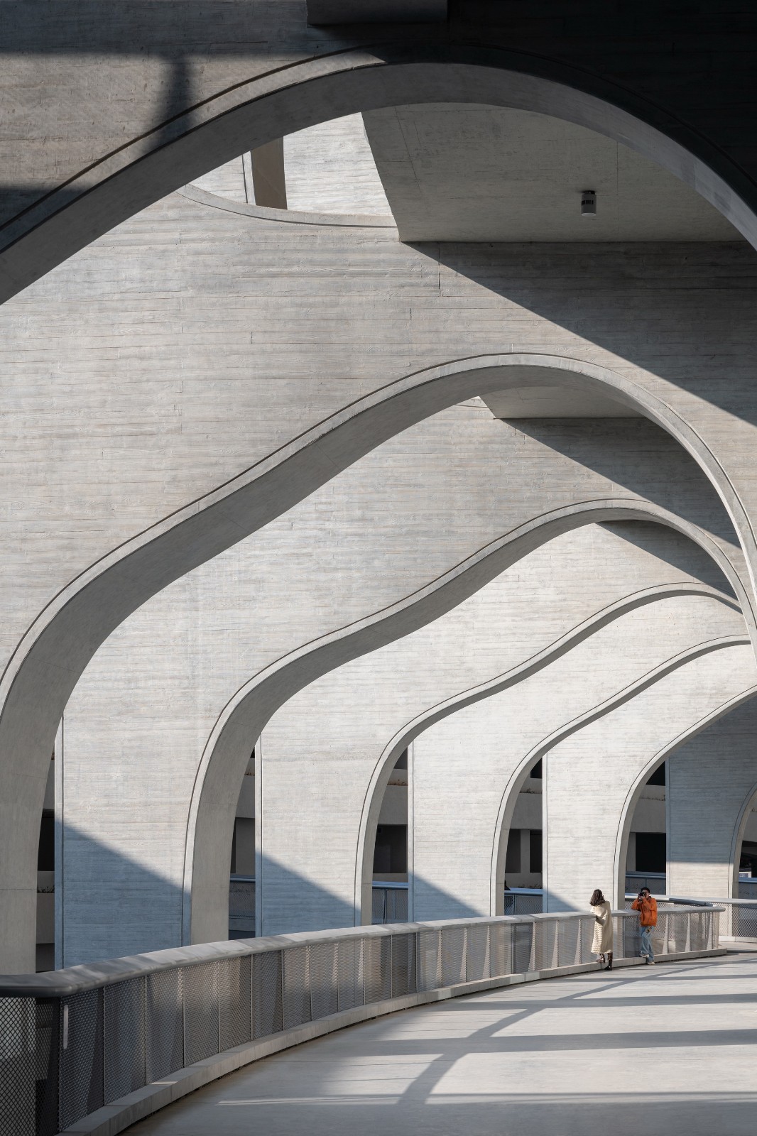 BIM建筑|全球最大覆土建筑群设计：“消失的体育场”/ MAD马岩松