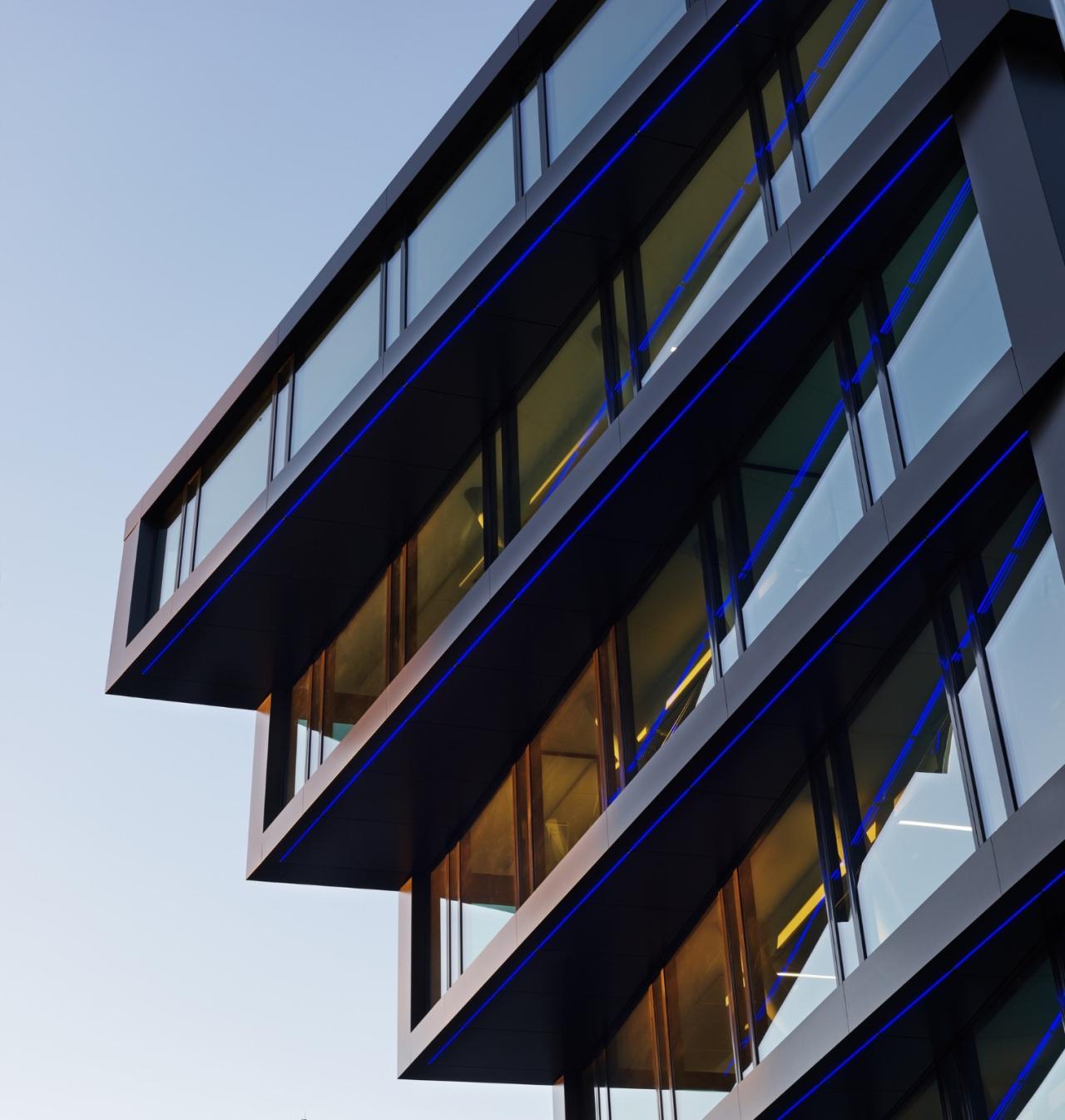 BIM建筑|墨卡托一号办公大楼 / Hadi Teherani Architects