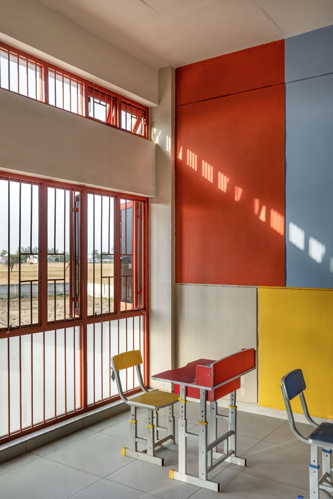 BIM建筑|立起围墙的校园 / Kamat & Rozario Architecture