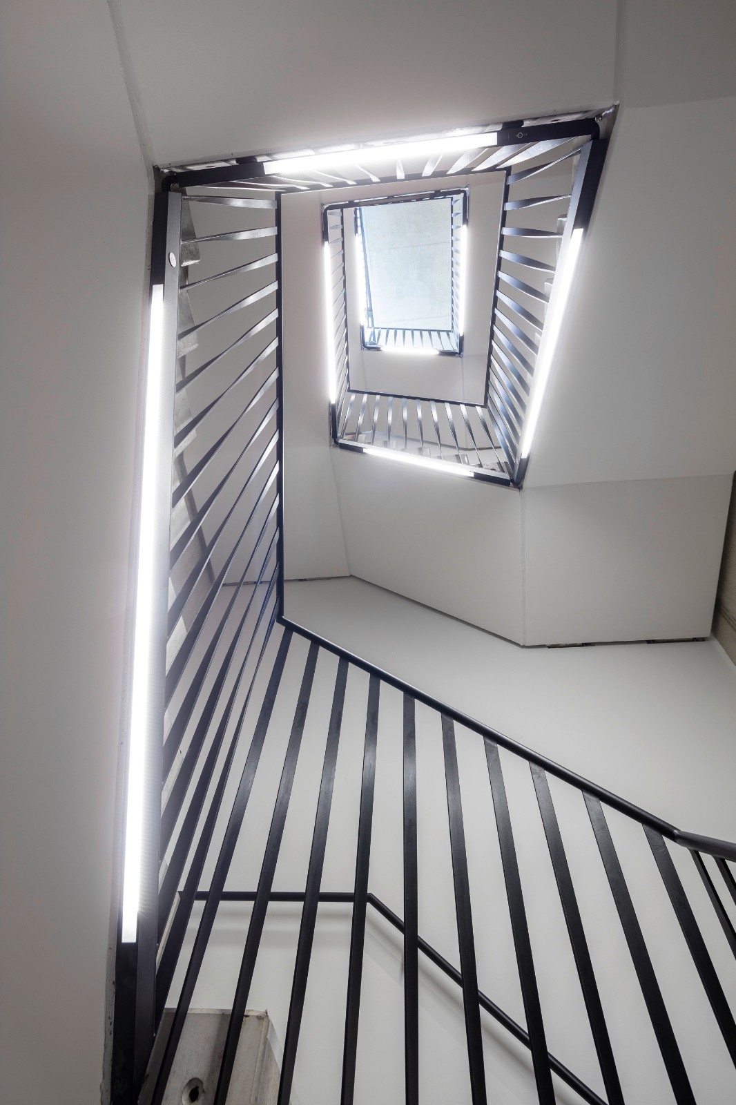 BIM建筑|墨卡托一号办公大楼 / Hadi Teherani Architects